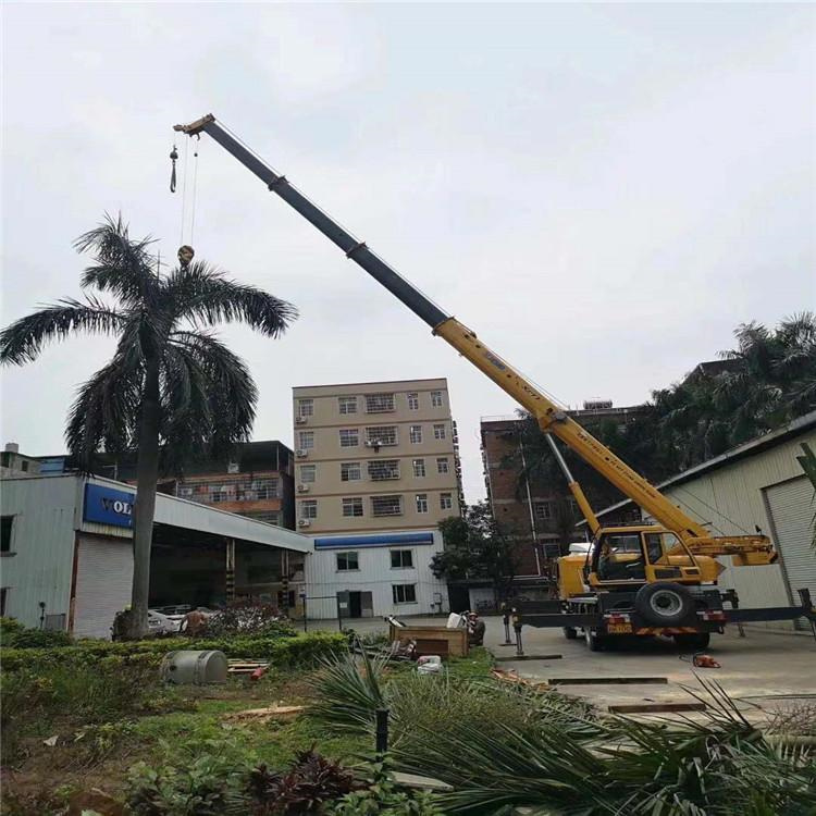 鼎湖12吨吊车出租一天的收费标准是什么