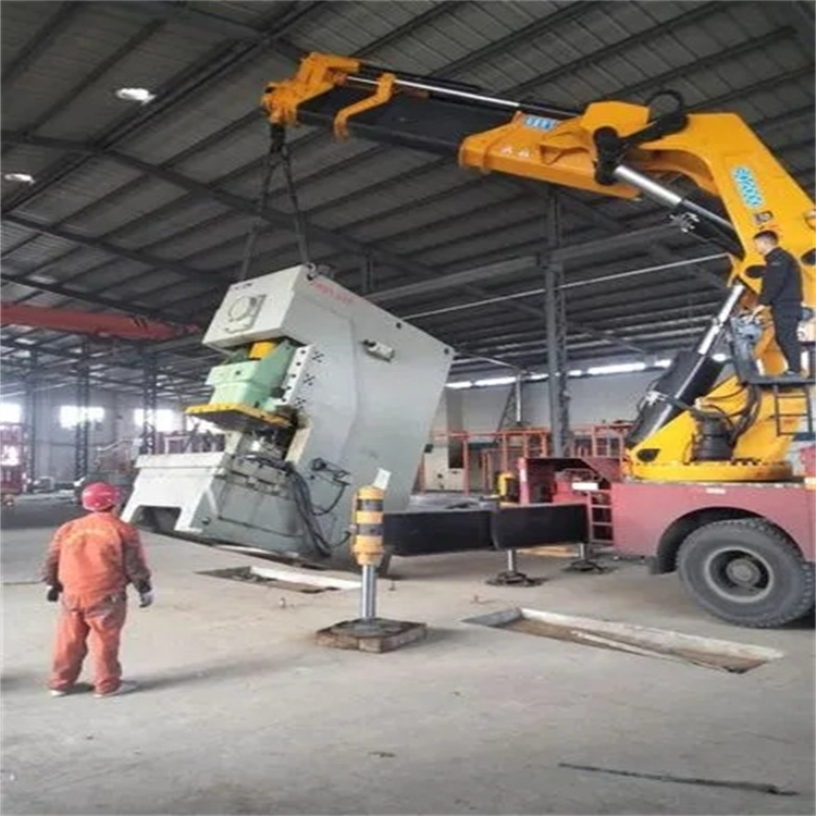 鼎湖80吨折臂吊车出租附近电话